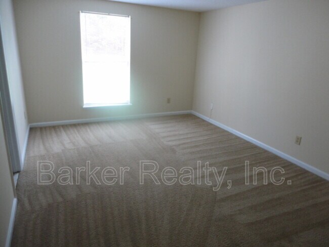 Building Photo - 1621 Riverknoll Drive