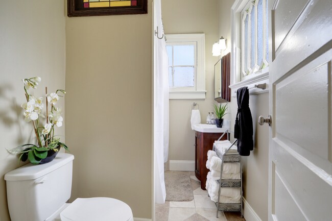 Building Photo - 1212 Treme St