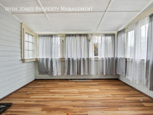 Building Photo - 54 Anderson Pl