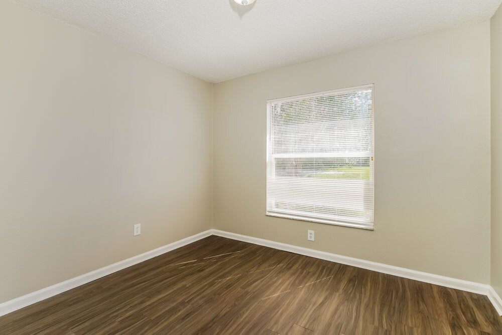 Building Photo - 646 Jaguar Ct