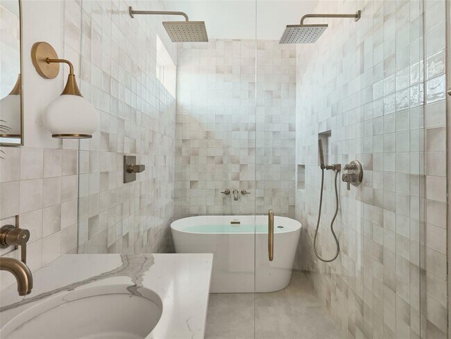 Building Photo - 2100 Bighorn