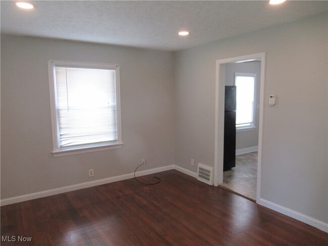 Building Photo - 12413 Worthington Ave