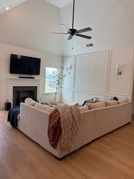 Building Photo - 1178 Camellia Ridge Dr