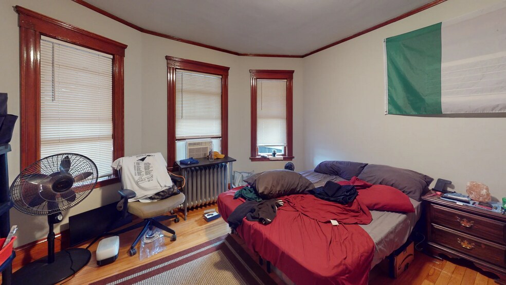 Building Photo - 60 Pinkert St