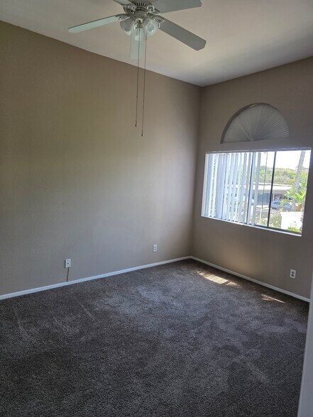 Building Photo - 9378 Twin Trails Dr