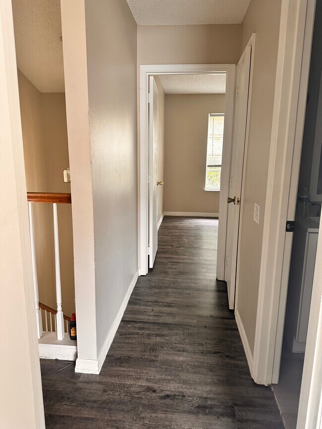 Building Photo - 4104 Oakberry Dr