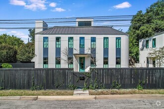 Building Photo - 1300 Navasota St