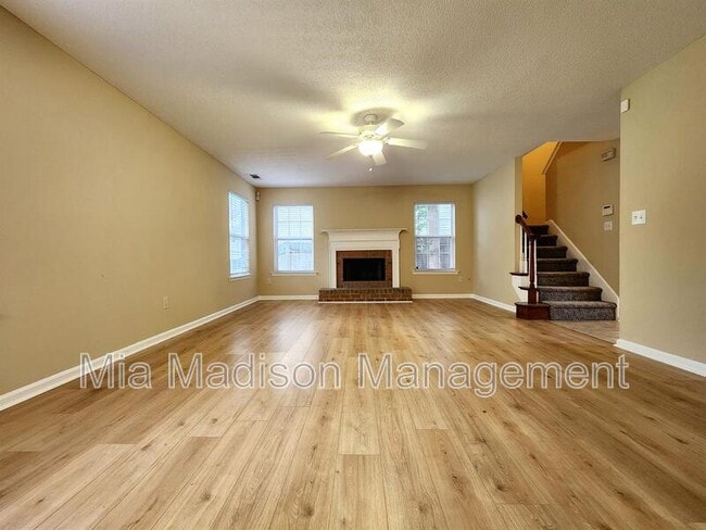 Building Photo - 21 Cobblestone Ct
