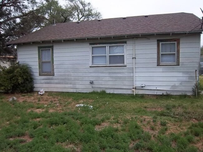 Building Photo - 905 N Hayes St