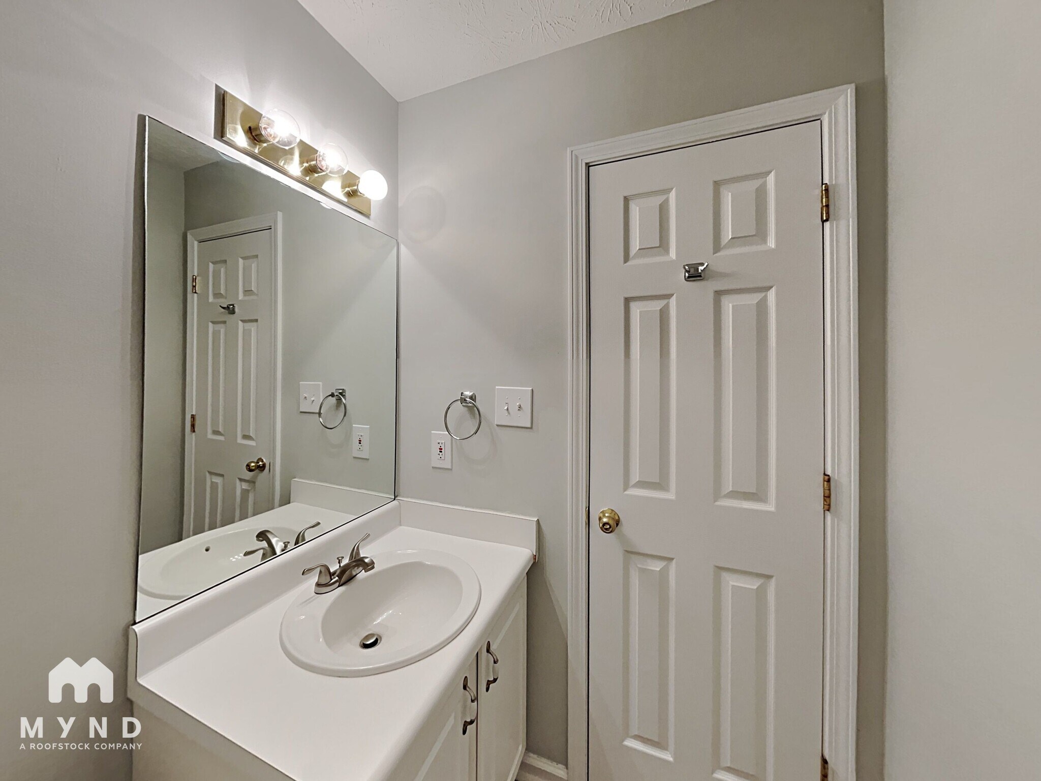 Building Photo - 11190 Knotty Pine Pl