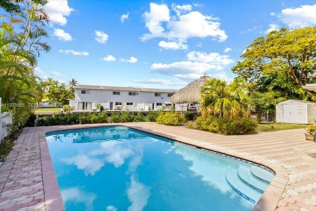 Building Photo - 2925 Coral Shores Dr