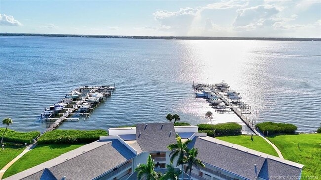 Building Photo - 2375 NE Ocean Blvd