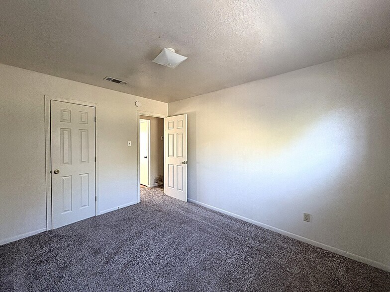 Building Photo - 207 Northern Dove Ln