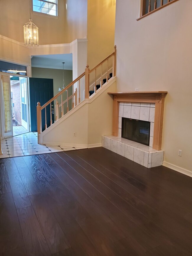 Building Photo - 3635 Green Acres Dr