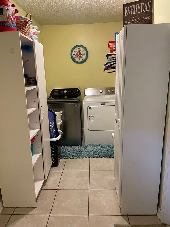 Building Photo - 4 Bed/2 Bath Brick Home - Church Hill TN