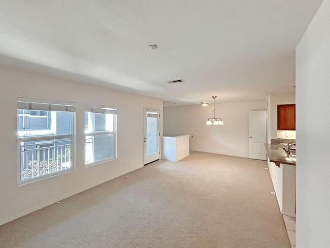 Building Photo - Stunning 2BD/2BA w/ In-Unit Laundry and Attached Garage in Midway District!