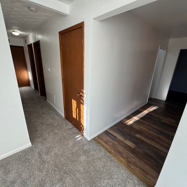 Building Photo - Spacious 3-Bedroom Home on Half-Acre Lot in Top-Rated Pleasant Valley School District!