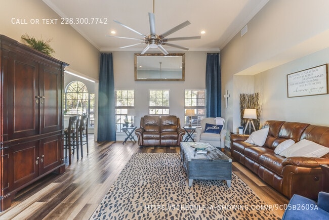 Building Photo - 1713 Shelby Ln