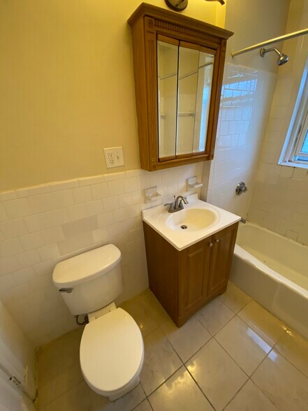 Primary Photo - 126 Warren St