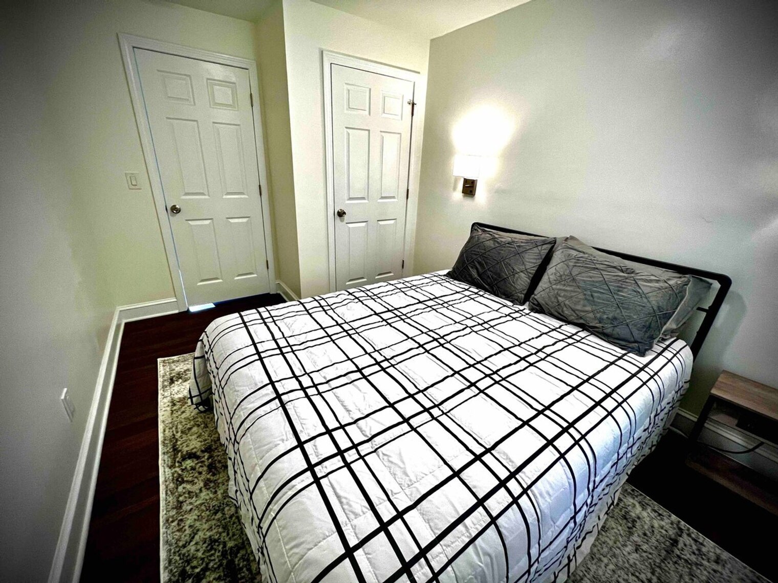 Building Photo - 1594 Main St