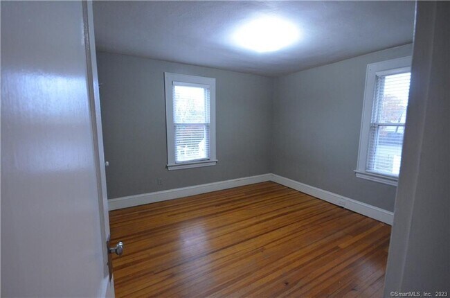 Building Photo - 147 Freeman Ave