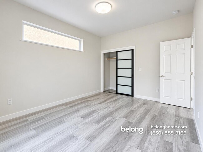 Building Photo - 6819 Simson St