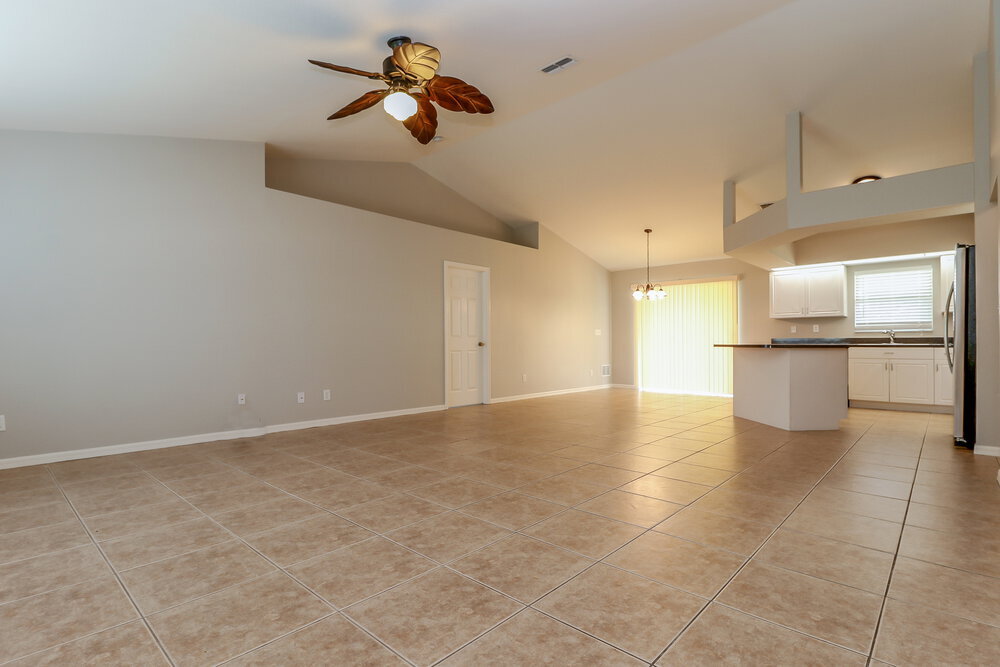 Building Photo - 800 SW 8th Pl