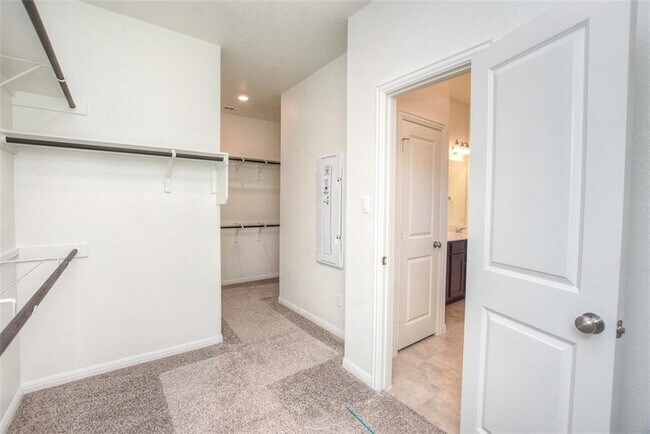 Building Photo - 1449 Morning View Rd