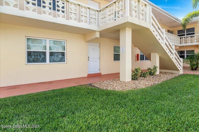 Building Photo - 7801 Ridgewood Ave