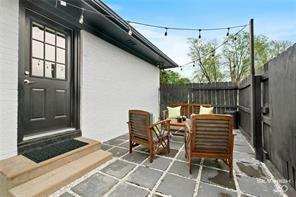 Building Photo - 110 SE 13th St