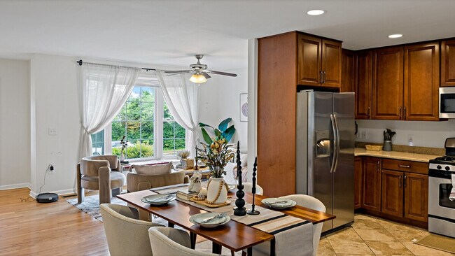 Building Photo - 6365 Columbia Pike