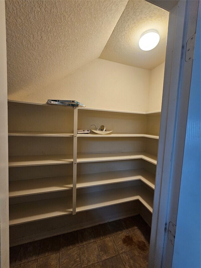 Building Photo - 11015 Walkup Way