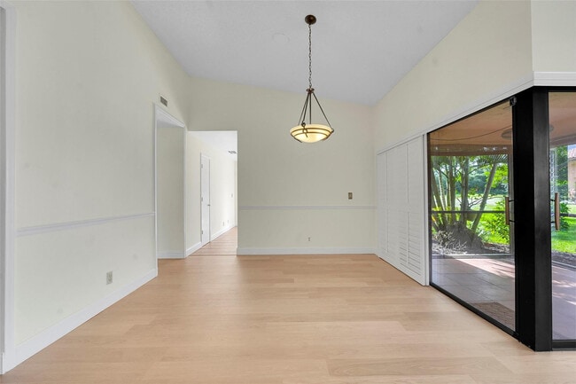 Building Photo - 3584 SW Quail Meadow Trail