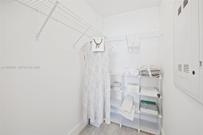 Building Photo - 121 NE 34th St