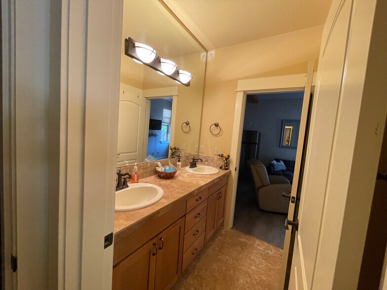 Building Photo - 1485 Murrelet Dr