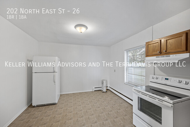 Building Photo - 202 N East St