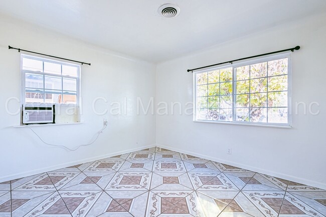Building Photo - 1321 Washington Ave