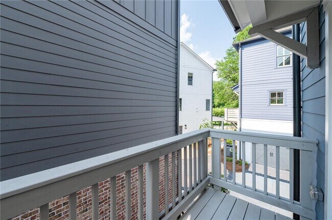 Building Photo - 3272 Stillwood Dr