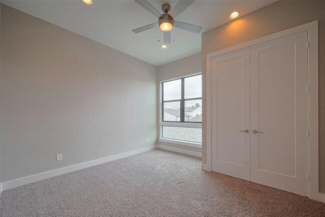 Building Photo - 1305 Laird St