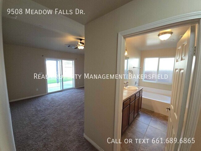 Building Photo - 9508 Meadow Falls Dr