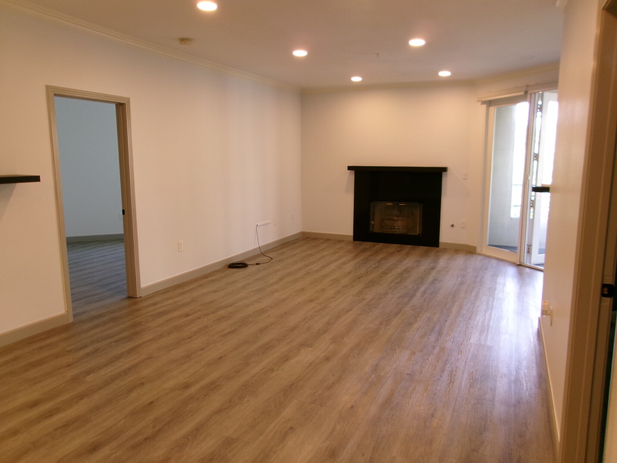 Building Photo - 2253 Martin