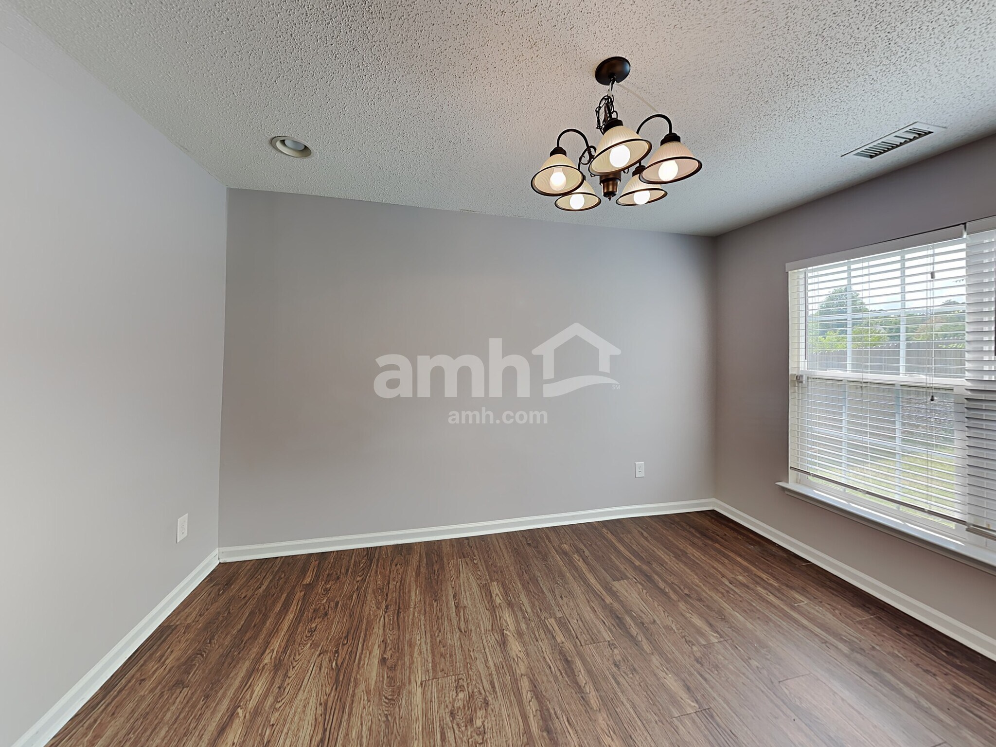 Building Photo - 1333 Harland St