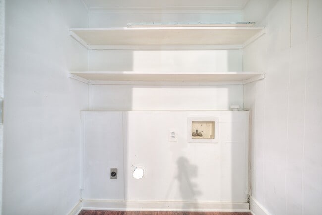 Building Photo - 620 N Moran St