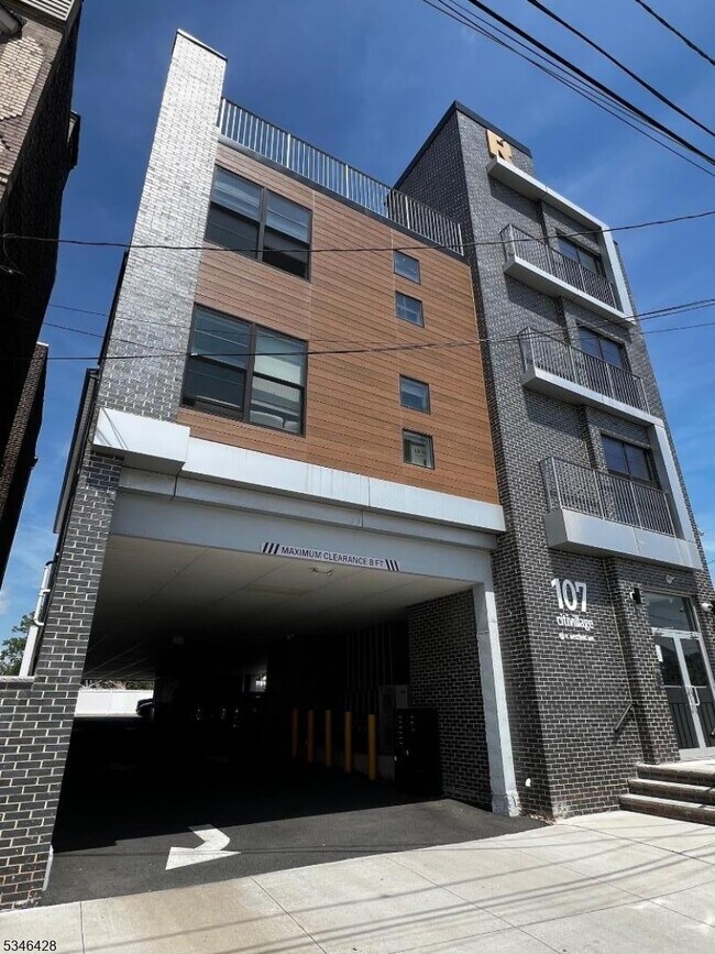 Building Photo - 107 E Westfield Ave