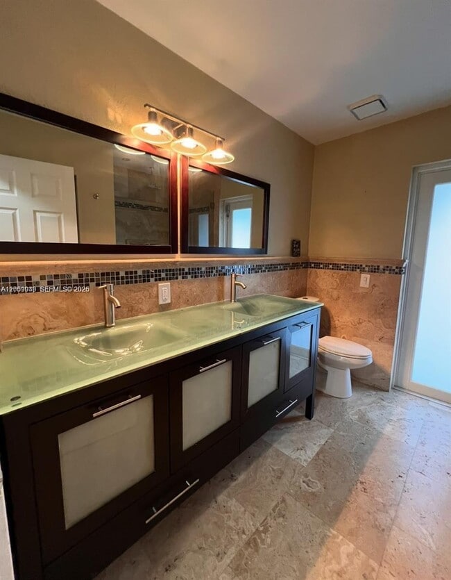 Building Photo - 11540 NW 27th Ct