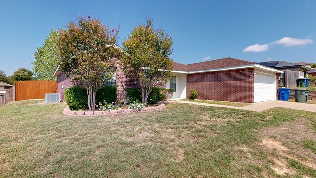 Building Photo - PRICE IMPROVEMENT $1595 + 2 WEEKS FREE RENT!!!