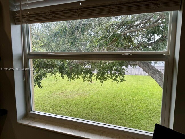 Building Photo - 2840 Taylor St