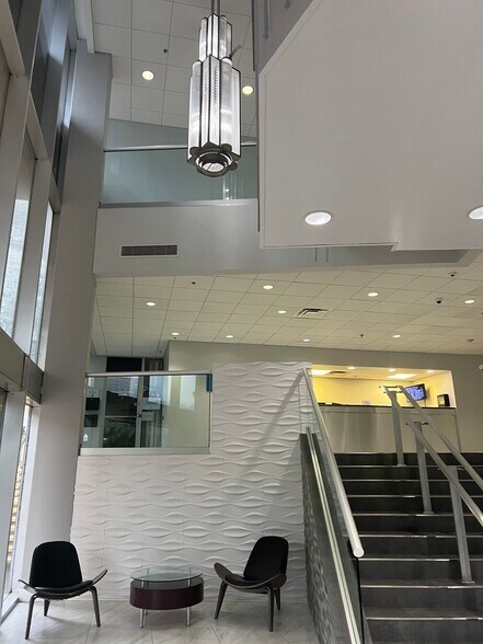 Building Photo - 151 E Washington St