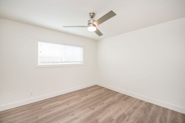 Building Photo - East Side Gem