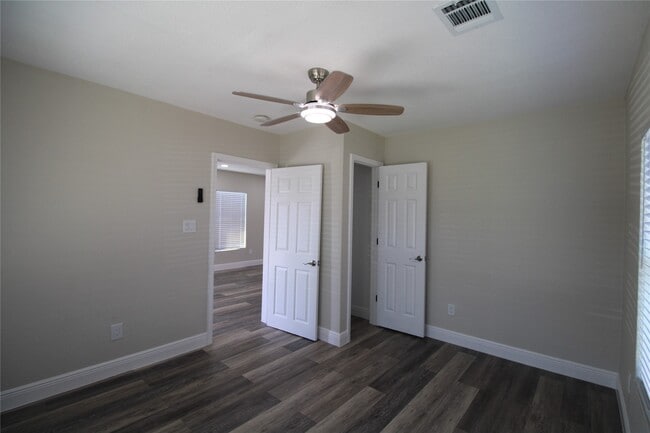 Building Photo - 6925 Avenue N